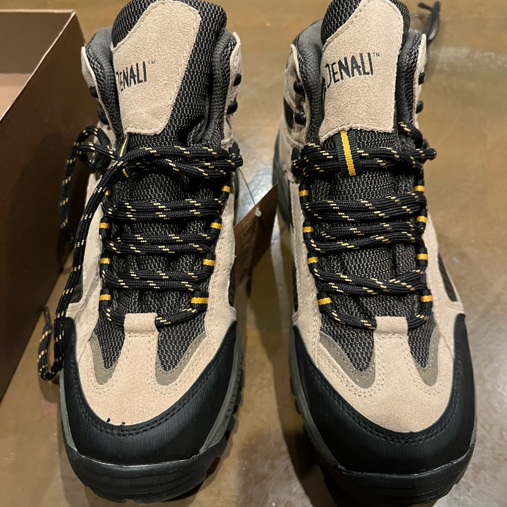 Denali Men's Black and Tan Outdoor Boots Sz 11 NWT
